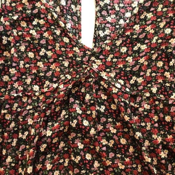 Floral cold shoulder top - Picture 3 of 6